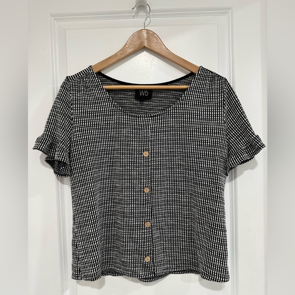 W5 Anthropologie Black and White Ruffle Short Sleeve Top Faux Button Up